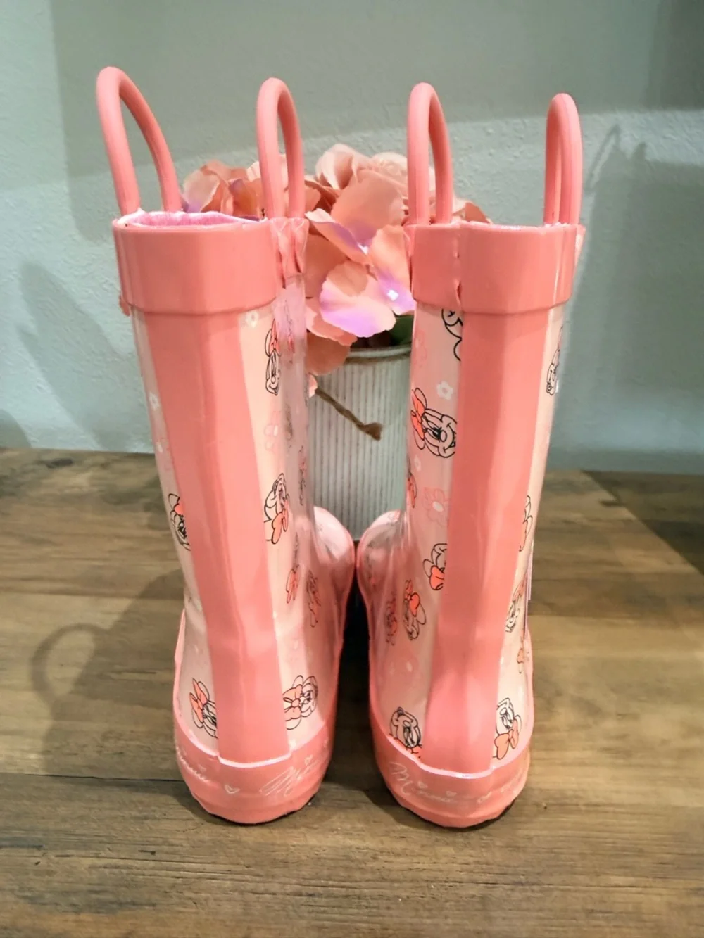 Disney Minnie Mouse rainboots in pink size 9. No box